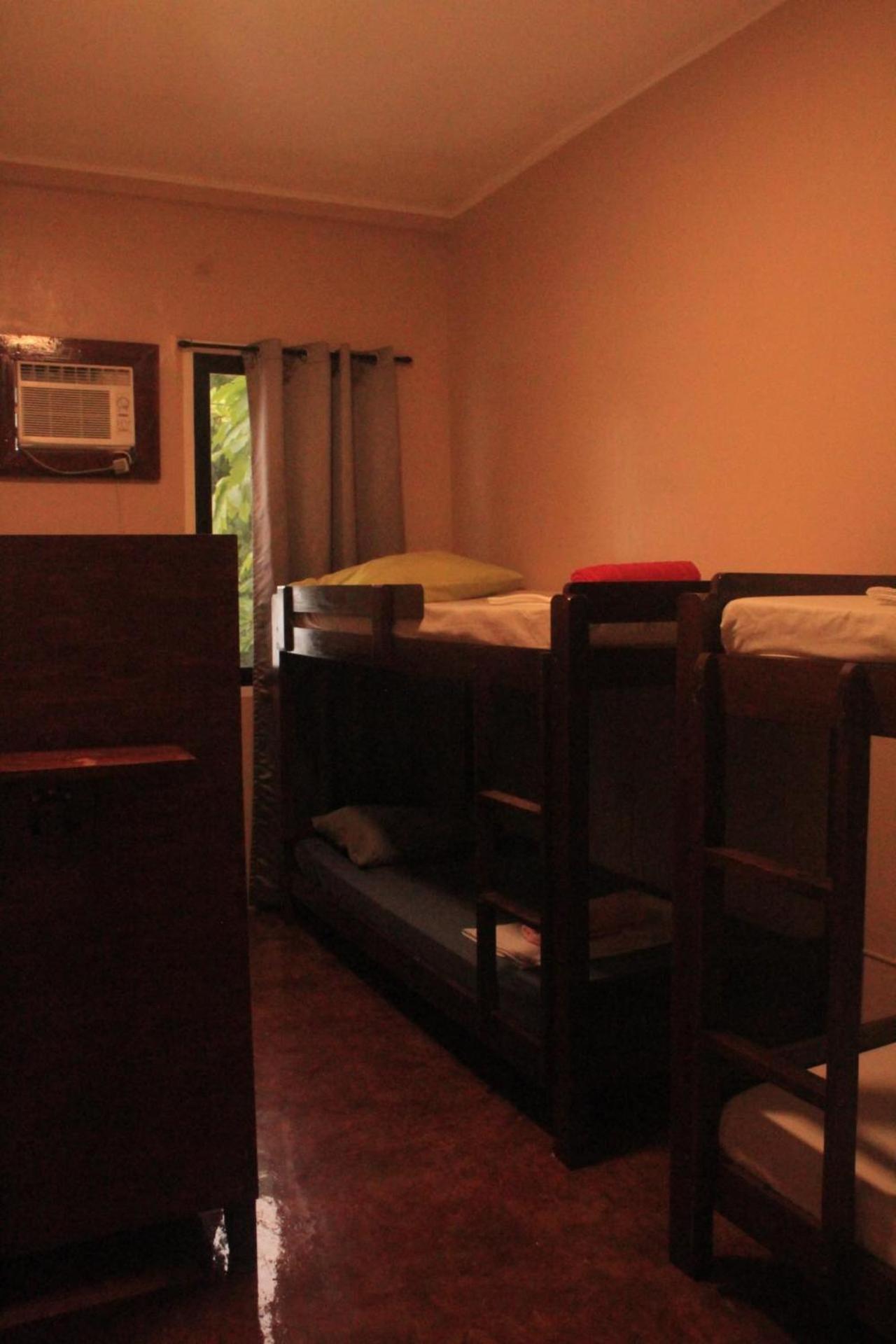 Laguno Bed And Breakfast Hostel Moalboal Habitación foto